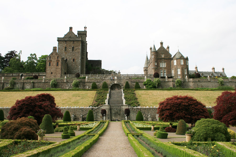 Drummond Castle Castle in Muthill, Perthshire Stravaiging around